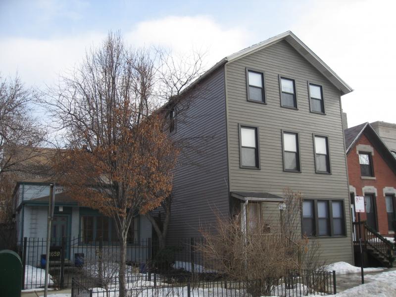 1657 N Paulina - Front